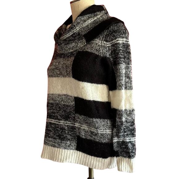 Chicos Sweater Womens Size 1X Black White Block Abstract Cozy Cowl Neck Wool - Picture 6 of 8